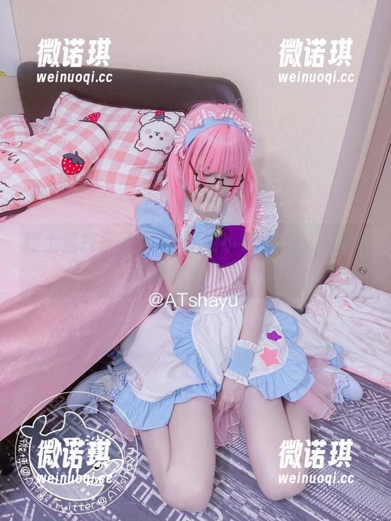 翻土里找乐子，AT鲨的小背心cos，图片里隐藏小心思。