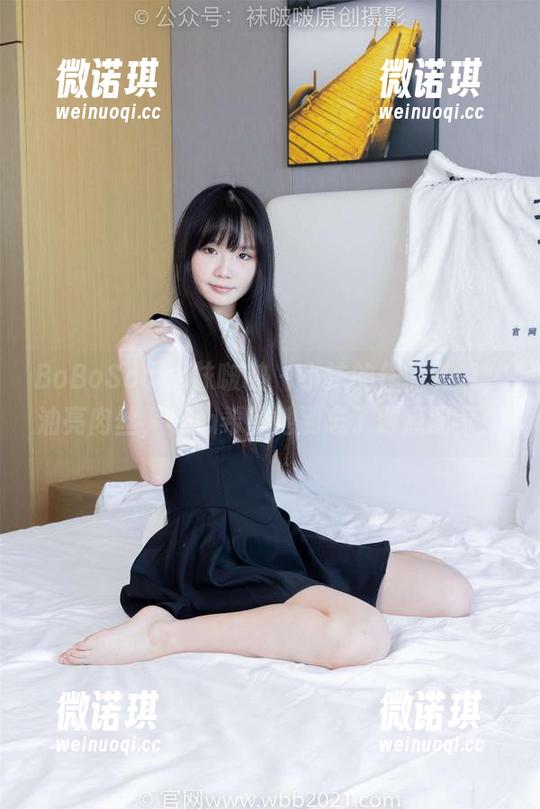 BoBoSocks袜啵啵 - 小沫的作品在线，油亮肉丝，真心希望她别忘了做点配菜！