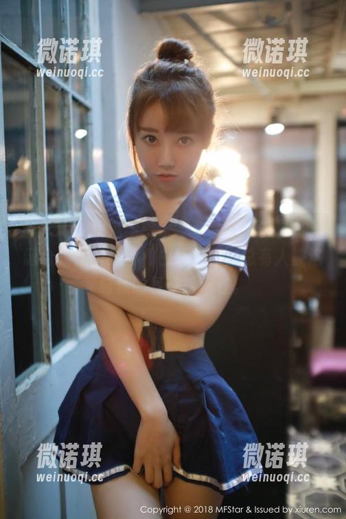 MFStar模范学院 - “良人非爱人”的圣诞合集：当红色和白色碰撞，总有人被这时候的气氛给迷住。