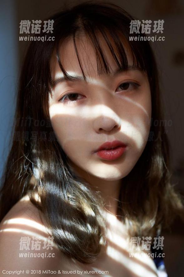 MiiTao蜜桃社 - 新鲜出炉！默默Momo眼镜写真集：当“书呆子”遇上“撩人”，好戏来了！