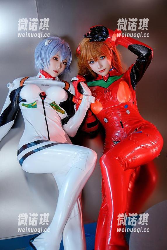 这是一套高清写真里的职业装，Momoko葵葵为何总是那么吸睛？