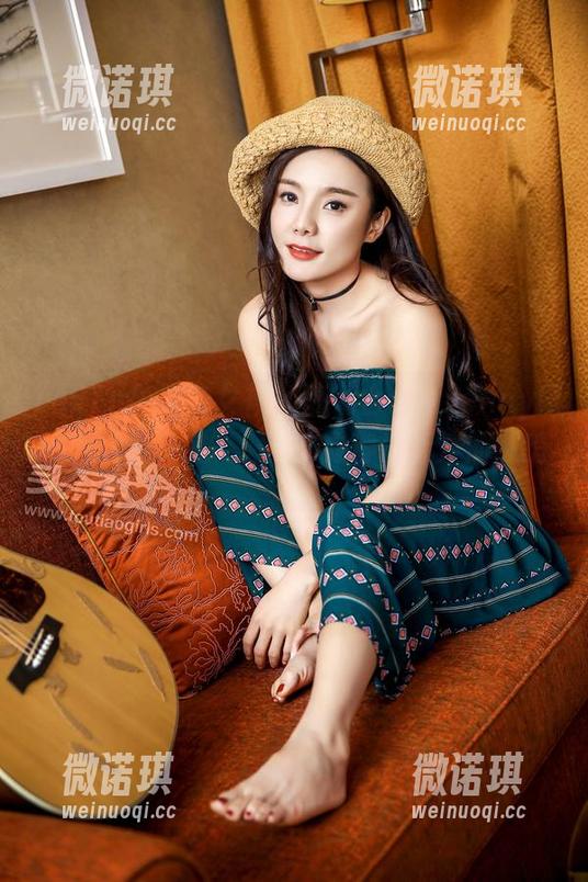 TouTiao头条女神-JennyR TouTiao头条女神 - 高清合集:JennyR的和风“诱惑”,其实是静谧无声的喊哨。