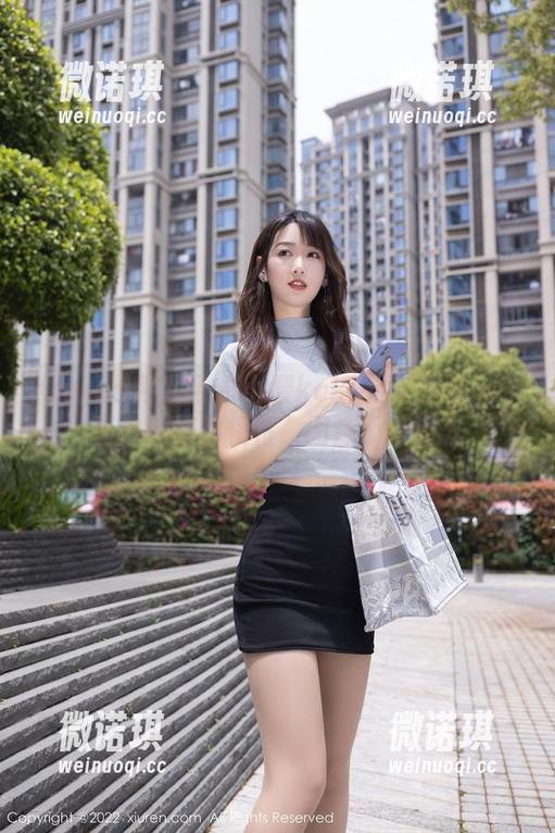 Xiuren秀人网 - 小樱koko浴室写真：水还是最好的模特，图库不停闪光