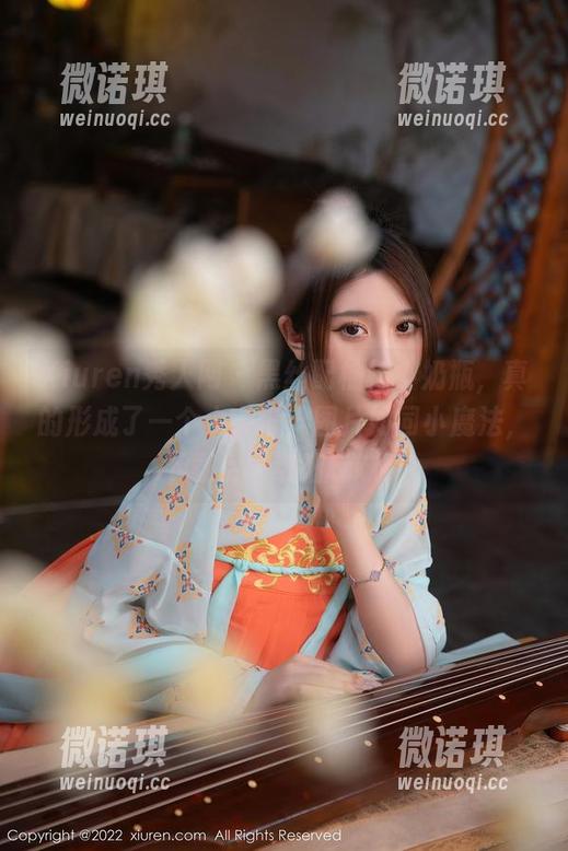 Xiuren秀人网-柚柚小奶瓶 Xiuren秀人网 - 黑丝配柚柚小奶瓶,真的形成了一个小宇宙,图片如同小魔法,下载后再细细玩味!
