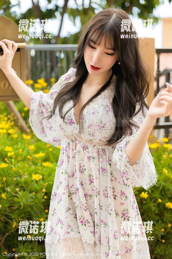 YouMi尤蜜荟 - 传说中的空姐张思允Nice：她的写真让三明治都变得高级了