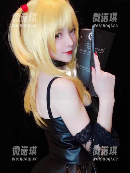 壁纸里流动的乌鸦少女，一小央泽的合集就像一杯神秘饮料，让人难以拒绝。