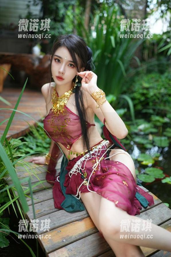 随便欣赏：余多多Dudu的长腿图片大全，警告，看着看着腿就犯晕