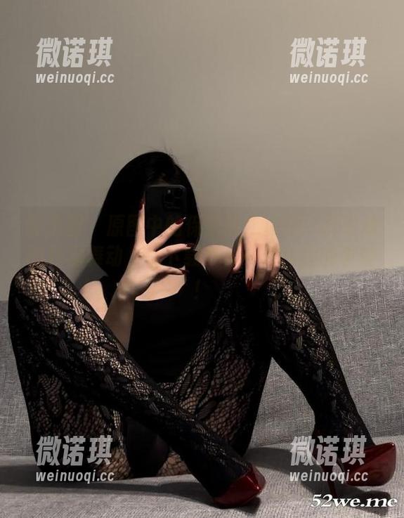 微密圈 - 原图中的保守的二舅妈：裤里丝的轻盈舞动，让下载成为一件有趣的事情！