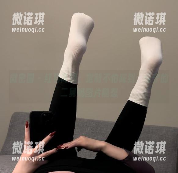 微密圈 - 红色高跟，定制不怕踩到：保守的二舅妈图片随想