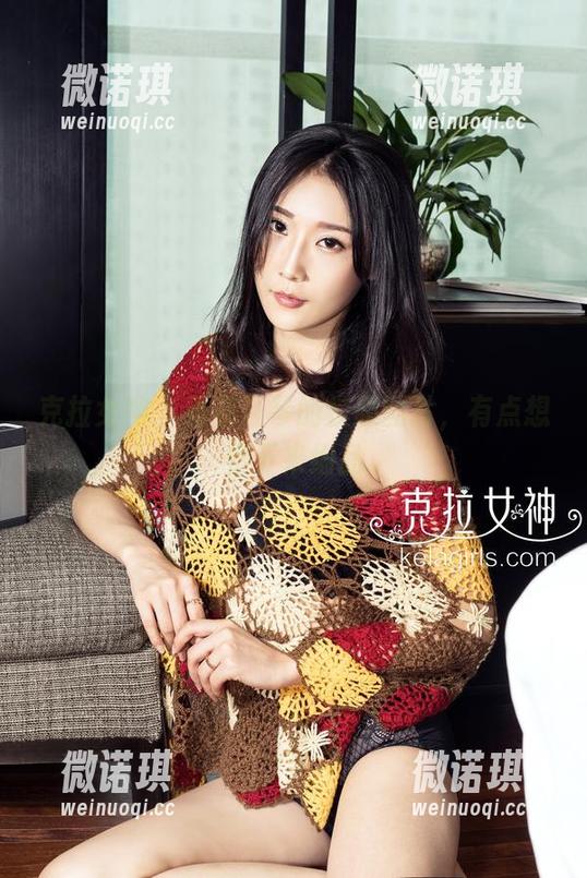 克拉女神 - 看着江琴的校服图片，有点想停下来细品