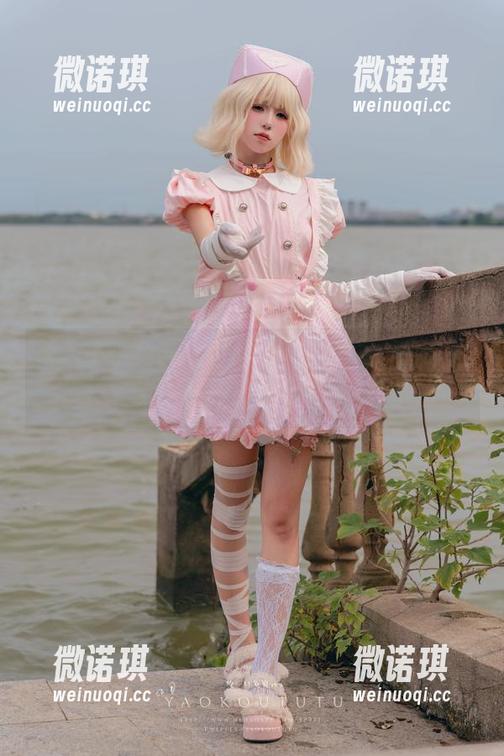 咬人小小兔的水手服cos，分享一点点甜味，更多到底什么呢？