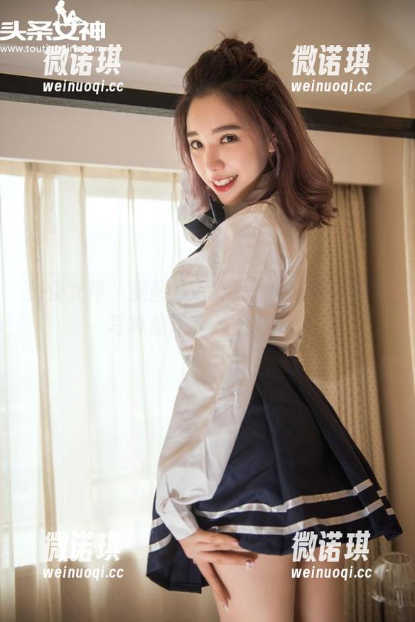头条女神 - 美图看了千万遍，梁芮溪黑色写真总让我心里发痒！