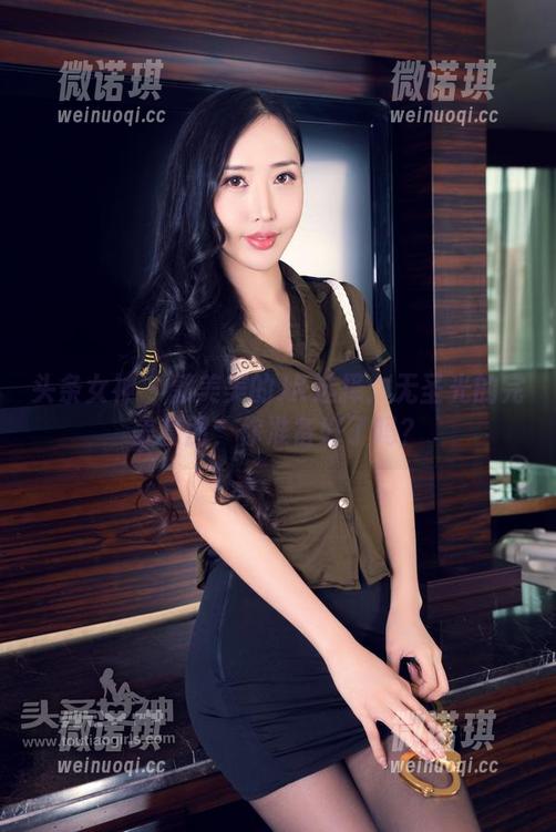 头条女神 - 郭美美的JK选择：无圣光的完美套图，你准备好了吗？