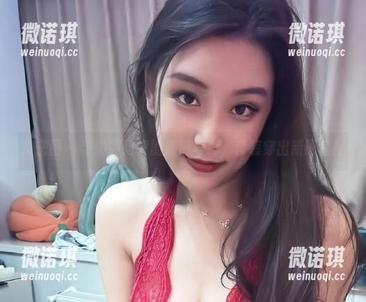 微密圈 - 与奶雯同框的高清写真，套装穿出新语言！