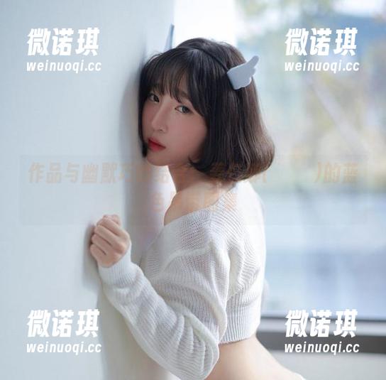 作品与幽默巧妙结合：姜仁卿(강인경)的蓝色吊带图集