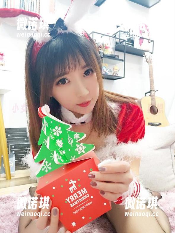 小女巫露娜的睡衣图集，高清依然！真想知道她在拍这些时心里在想啥。