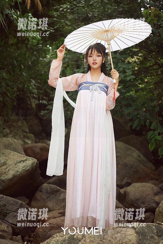 尤蜜荟 - 黄金宝儿的校服写真，美图里的小心思得好好品味！