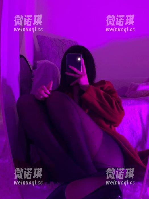 是可馨吖 微密圈 - 是可馨吖就像一缕紫色雾气,原图让人想一探究竟,又不想太靠近。