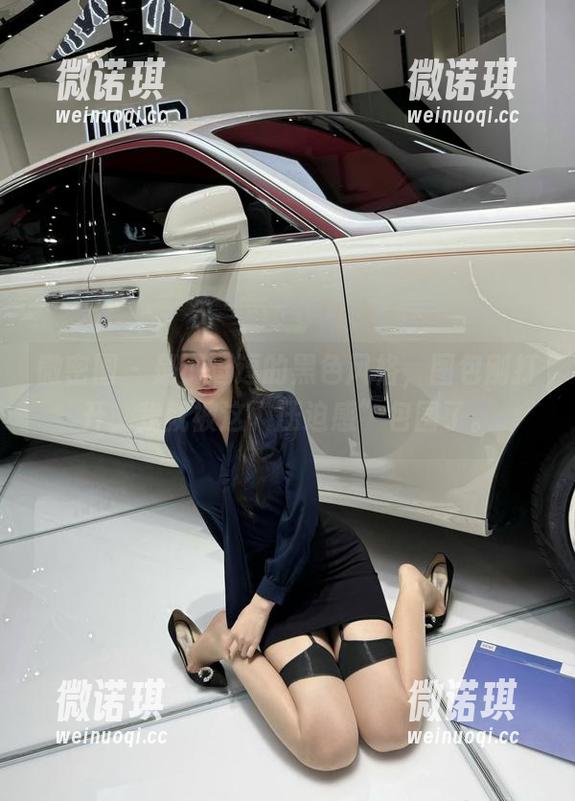 微密圈 - 是小逗逗的黑色风格，图包刚打开，我就被这“压迫感”包围了。