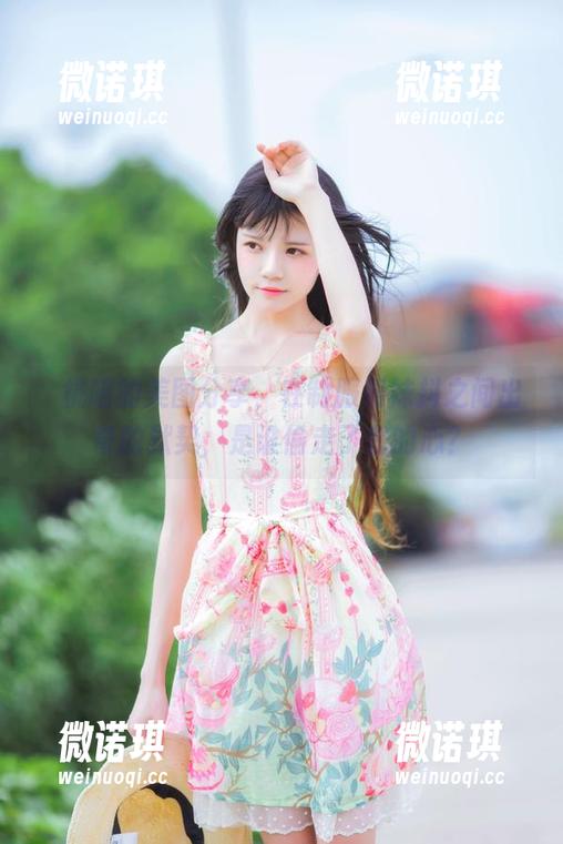 桜桃喵的美图分享，在制服和妹抖之间出奇的默契，是谁偷走了我的心？