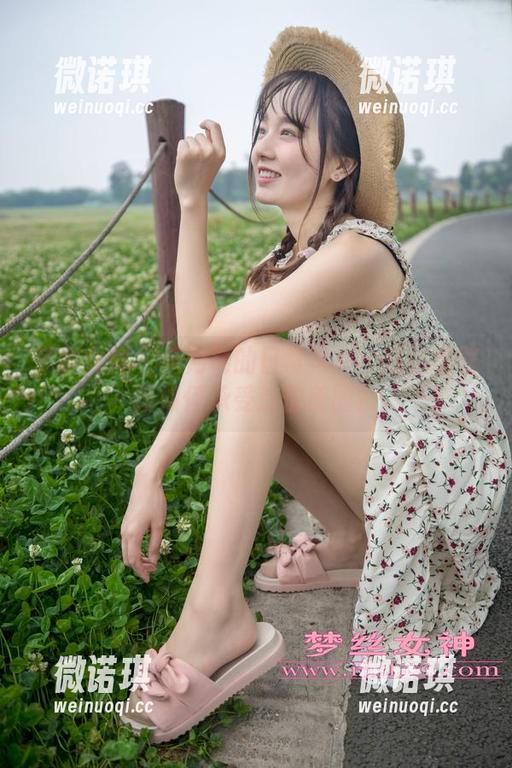 梦丝女神 - 花月舞的日常写真：我的墙壁该如何承受这份美丽？