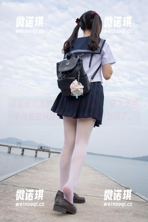 森萝财团 这组照片竟然叫‘内部游歌’,追求那种不经意的风格真的是难为森萝财团了。