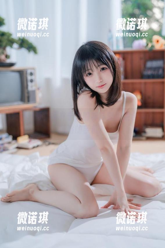 突然好奇，樱井宁宁的棉袜壁纸适合哪个风格的手机？