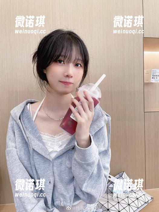 贝尔法斯特的最新写真集，炸酱沐沐又把我们带入了另一个梦