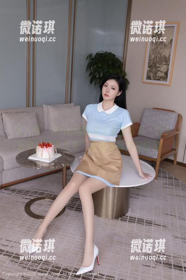秀人网 - Mila嘟嘟清凉夏日写真，这个季节的“杂志卷”闪烁着高清的酸甜。