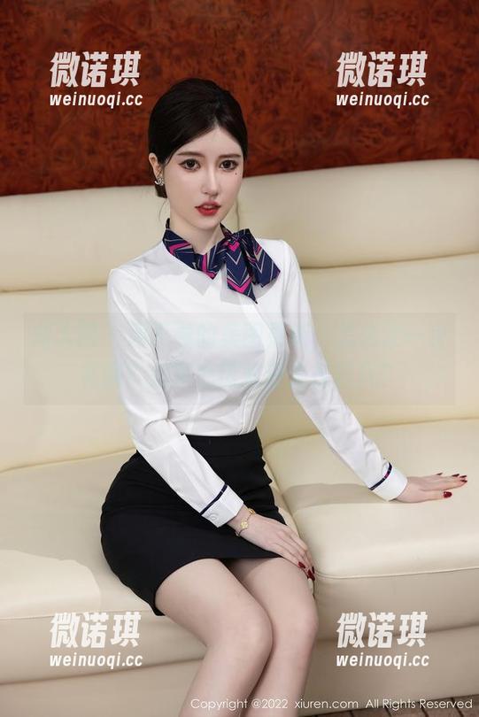 秀人网-周于希 秀人网 - 周于希的美图更新,怎么又一身礼服?是真心热爱还是在跟风?