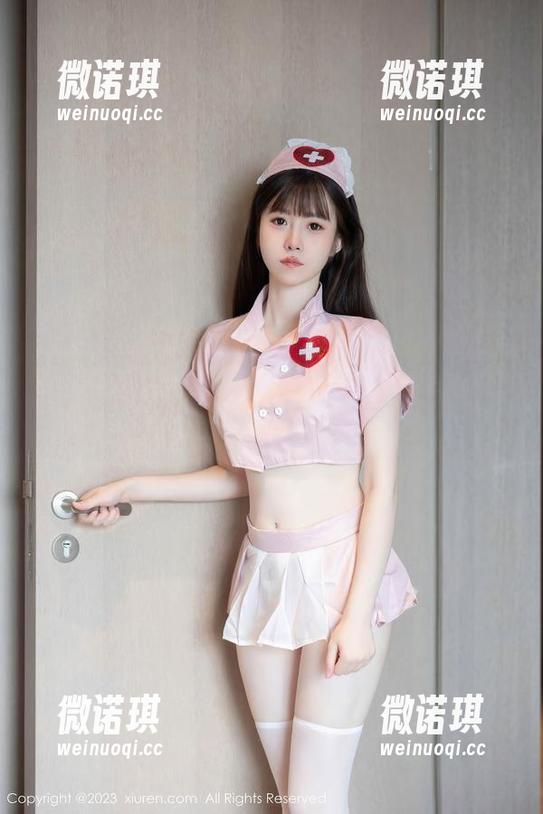 秀人网 - 黑丝精选来了，娜露selena的腿跑出来请你喝咖啡！