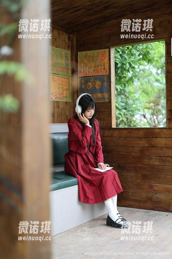 秀人网 - 孟狐狸FoxYini的兔女郎美图，一不小心就被搞得想多了…