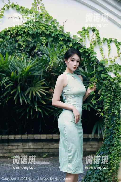 秀人网 - 高清图集：恩一的婚纱，就像披了一整条银河，整个人在星空下漫步的错觉。