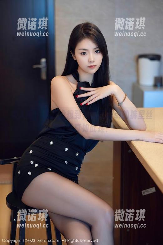 秀人网 - 万万没想到，糖豆sisi的裤里丝定制写真如此搓！