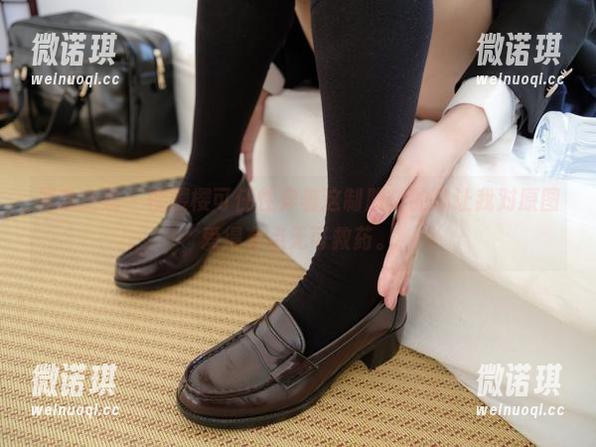 紧急企划 - 樱樱樱可任性穿着这制服，的确让我对原图爱得有点无可救药。