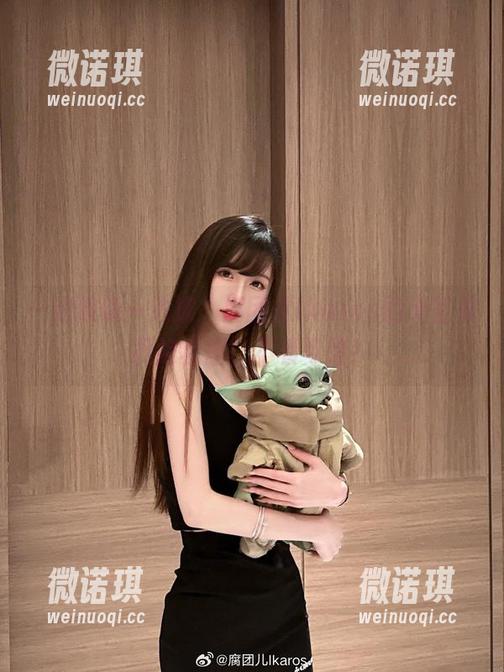 一边做饭一边撩，腐团儿Ikaros的无圣光厨娘套图，不看可惜！
