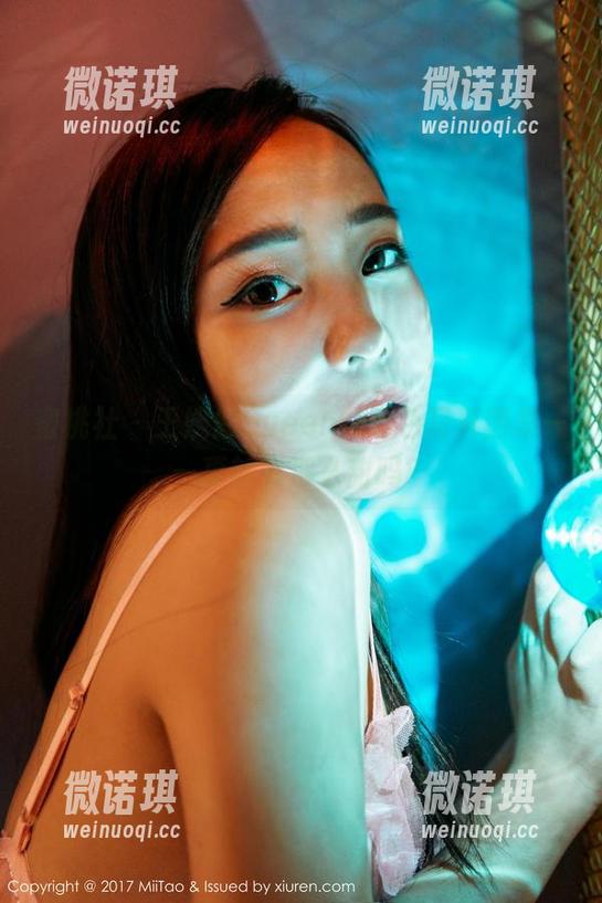 蜜桃社 - 王婉悠Queen的粉色写真图集——真的有那么甜吗？
