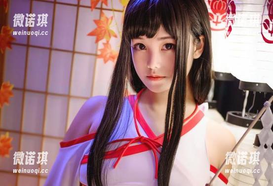 这就是“蜜汁猫裘”的写真，女王气质不容小觑