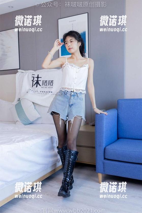 袜啵啵 - 黑白分明中的渐变，小淳的免费丝袜原图，快来搞定你的视线吧！