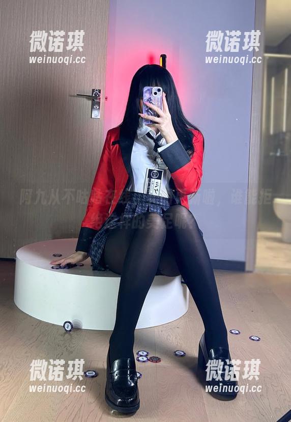 阿九从不咕咕在线，美图更新啦，谁能拒绝这样的美足呢？