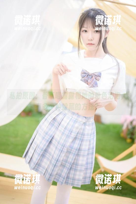 私拍原图：香草喵露露和她的粉色泡泡，有多少种躲藏的方法？