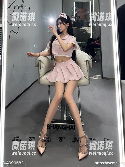 黎允熙baby 微密圈 - 看!黎允熙baby以红色蕾丝展现的“清纯”,有没有想过其实暗藏玄机?
